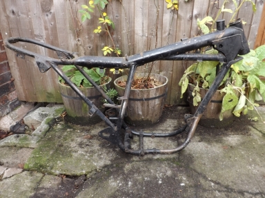 Triumph T25ss frame with V5