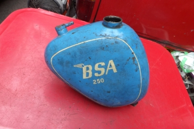 BSA C15 competition oiltank