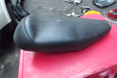 BSA B25 Starfire seat