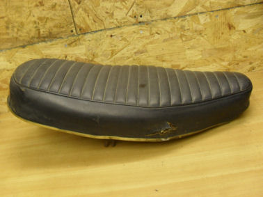 Triumph TR25W seat