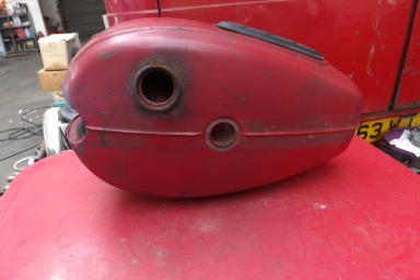 Triumph Tr25W Trophy petrol tank