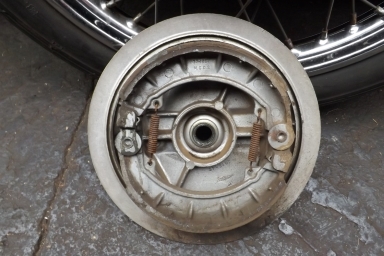 Triumph Twin Leading Shoe front wheel complete