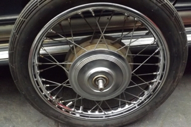 Triumph Twin Leading Shoe front wheel complete