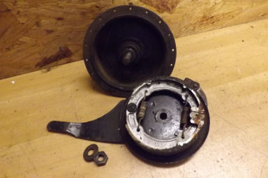 Moped autocycle front hub